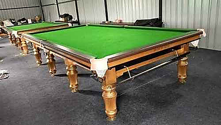 Bullz Eye Luxury Table Setup 1