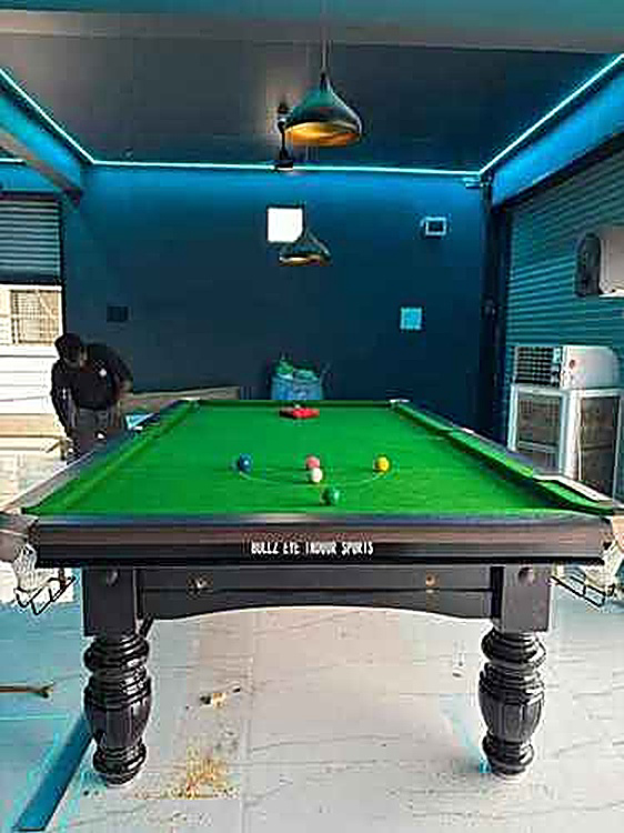 Bullz Eye ICE Air Hockey Edition