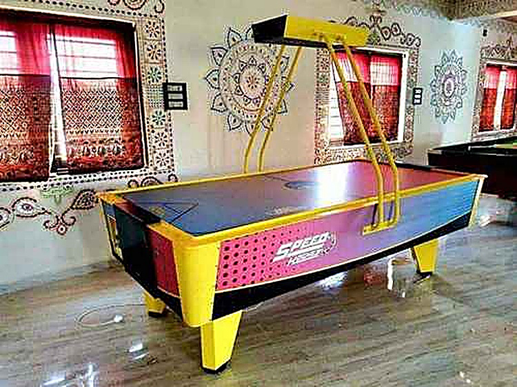 Speed Air Hockey Table with Laminated Apron